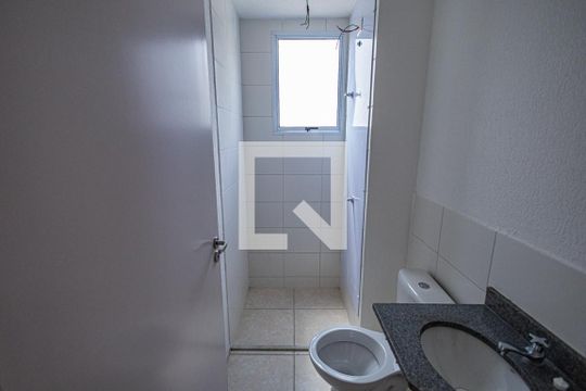 Banheiro de apartamento à venda com 2 quartos, 51m² em Jardim Guanabara, Belo Horizonte