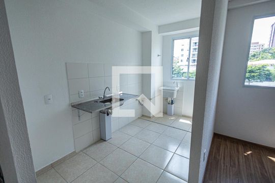 Cozinha de apartamento à venda com 2 quartos, 51m² em Jardim Guanabara, Belo Horizonte