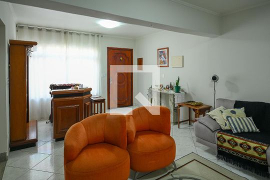 Sala de casa à venda com 3 quartos, 220m² em Vila Liviero, São Paulo