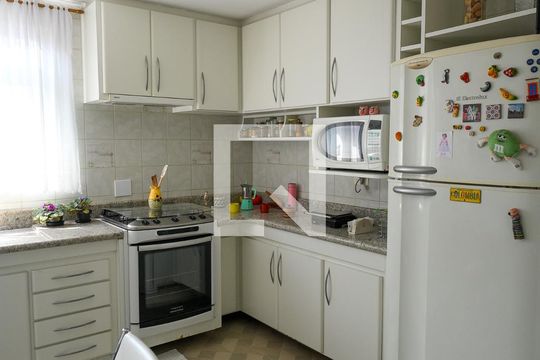 Cozinha de casa à venda com 3 quartos, 220m² em Vila Liviero, São Paulo