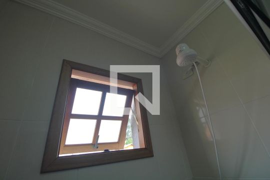 Chuveiro banheiro comum de casa à venda com 3 quartos, 118m² em Cidade Dutra, São Paulo