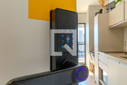 Fechadura Eletrônica de kitnet/studio à venda com 1 quarto, 26m² em Consolação, São Paulo