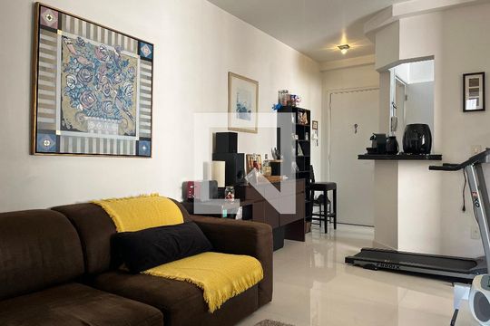 Sala de apartamento à venda com 3 quartos, 61m² em Vila Pompéia, São Paulo