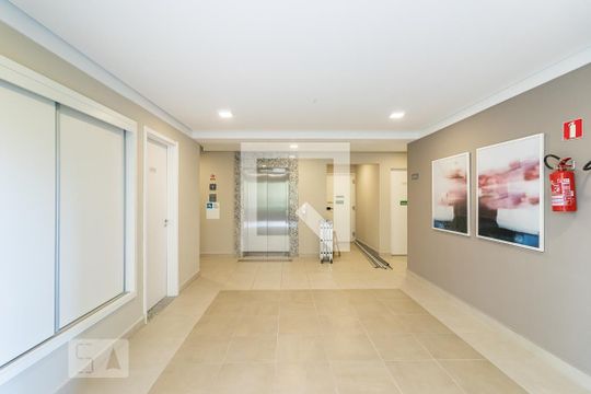 Área Comum - Hall de Entrada de apartamento para alugar com 1 quarto, 28m² em Vila Penteado, São Paulo