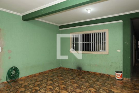 Garagem de casa para alugar com 3 quartos, 100m² em Jardim Nazareth, São Paulo