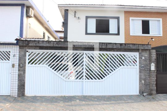 Fachada de casa para alugar com 3 quartos, 210m² em Vila Cascatinha, São Vicente