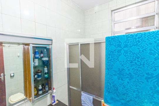 Banheiro de apartamento para alugar com 2 quartos, 70m² em Irajá, Rio de Janeiro