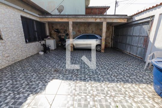 Garagem de casa à venda com 3 quartos, 200m² em Vila União (zona Leste), São Paulo