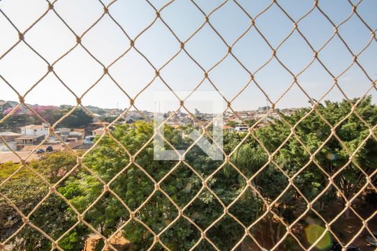 Vista da Sala de apartamento para alugar com 2 quartos, 57m² em Pestana, Osasco