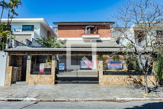 Fachada de casa à venda com 3 quartos, 312m² em Jardim São Bento, São Paulo