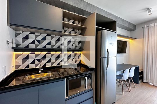 Cozinha de kitnet/studio à venda com 1 quarto, 28m² em Santo Amaro, São Paulo