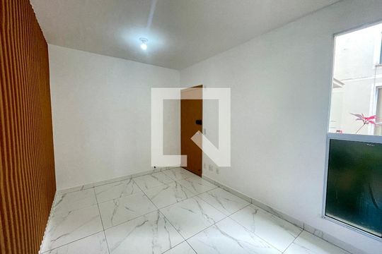 Sala de apartamento à venda com 2 quartos, 43m² em Rio Abaixo, Jundiaí