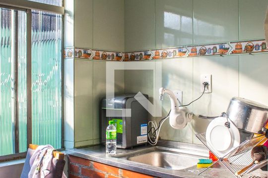 Cozinha de casa à venda com 5 quartos, 193m² em Partenon, Porto Alegre