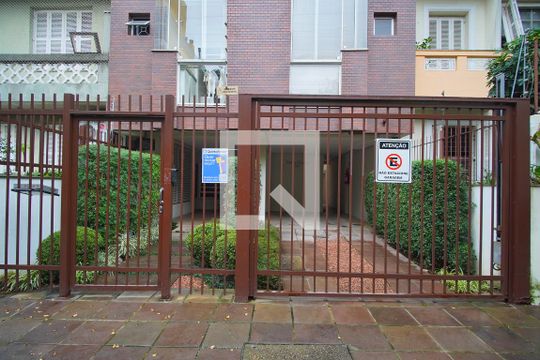 Fachada de kitnet/studio à venda com 1 quarto, 45m² em Rio Branco, Porto Alegre