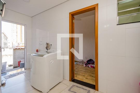 Área de Serviço de casa para alugar com 4 quartos, 486m² em Nova Suíssa, Belo Horizonte