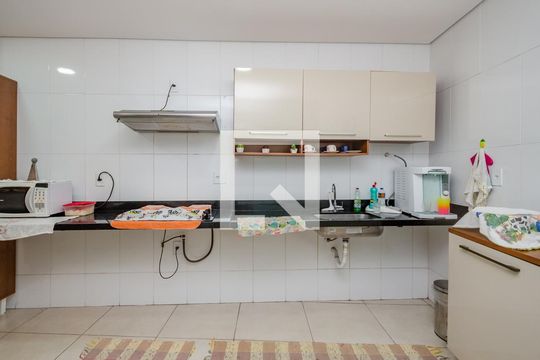 Cozinha de casa para alugar com 4 quartos, 486m² em Nova Suíssa, Belo Horizonte