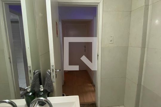 Banheiro de apartamento à venda com 2 quartos, 64m² em Vila Mariana, São Paulo