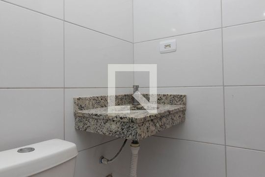 Banheiro de casa de condomínio para alugar com 1 quarto, 34m² em Vila Santa Teresa (zona Leste), São Paulo