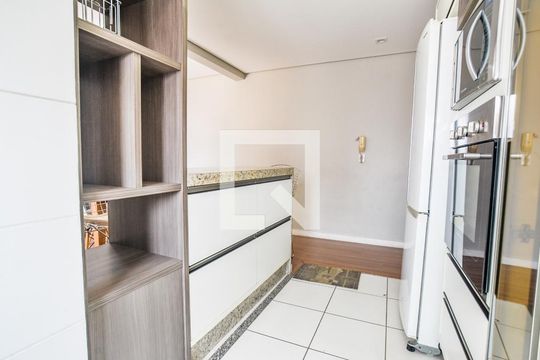 Cozinha de apartamento para alugar com 3 quartos, 87m² em Vila Valparaíso, Santo André