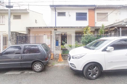 Fachada  de casa à venda com 5 quartos, 200m² em Pinheiros, São Paulo