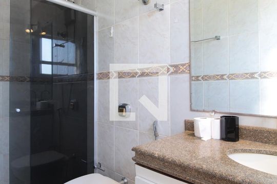 Banheiro da Suíte 1 de apartamento à venda com 4 quartos, 175m² em Paqueta, Belo Horizonte