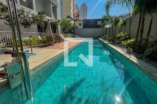 Área comum - Piscina de kitnet/studio para alugar com 1 quarto, 27m² em Pinheiros, São Paulo