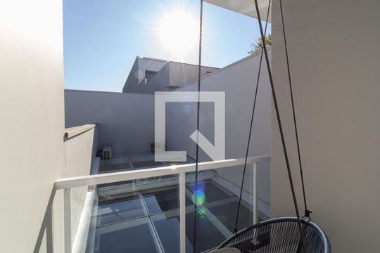 Sacada da Suíte 1 de casa à venda com 3 quartos, 160m² em Vila Granada, São Paulo