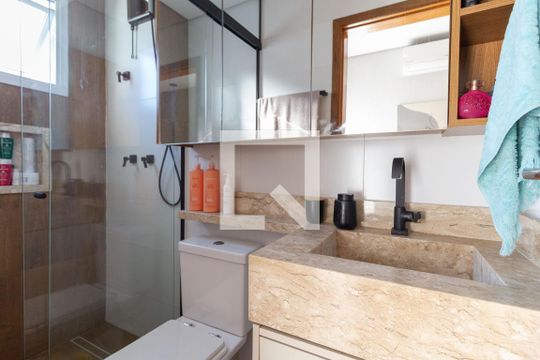 Banheiro da Suíte 1 de casa à venda com 3 quartos, 160m² em Vila Granada, São Paulo
