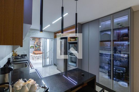 Cozinha de casa à venda com 3 quartos, 160m² em Vila Granada, São Paulo