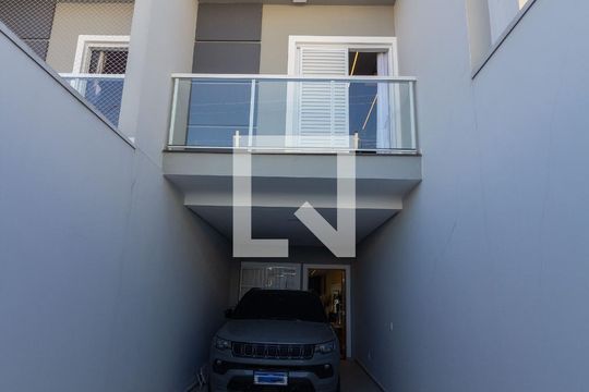 Fachada de casa à venda com 3 quartos, 160m² em Vila Granada, São Paulo