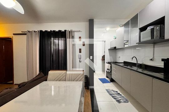 Sala de apartamento para alugar com 2 quartos, 51m² em Vila Vitória, Santo André