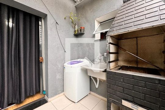 Lavanderia / área privativa de apartamento para alugar com 2 quartos, 51m² em Vila Vitória, Santo André