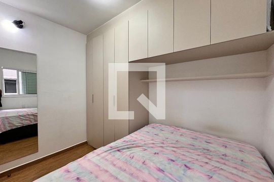 Quarto 2 de apartamento para alugar com 2 quartos, 51m² em Vila Vitória, Santo André