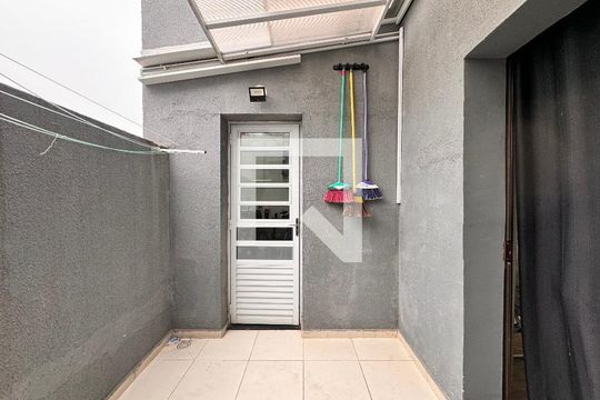 Lavanderia / área privativa de apartamento para alugar com 2 quartos, 51m² em Vila Vitória, Santo André