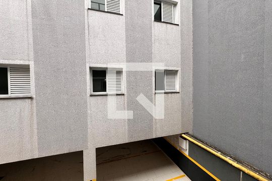 Vista do quarto 2 de apartamento para alugar com 2 quartos, 51m² em Vila Vitória, Santo André