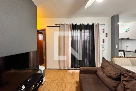 Sala de apartamento para alugar com 2 quartos, 51m² em Vila Vitória, Santo André