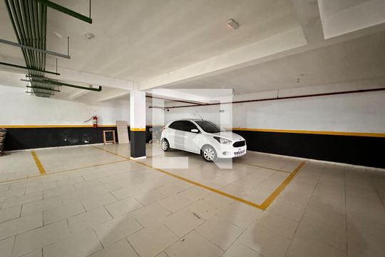 Garagem de apartamento para alugar com 2 quartos, 51m² em Vila Vitória, Santo André