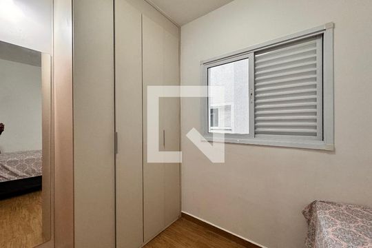 Quarto 1 de apartamento para alugar com 2 quartos, 51m² em Vila Vitória, Santo André