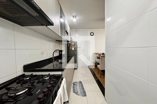 Cozinha de apartamento para alugar com 2 quartos, 51m² em Vila Vitória, Santo André