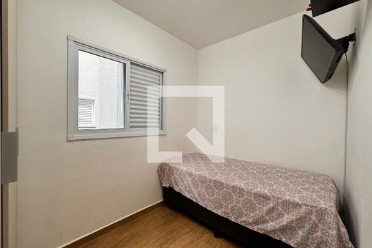 Quarto 1 de apartamento para alugar com 2 quartos, 51m² em Vila Vitória, Santo André