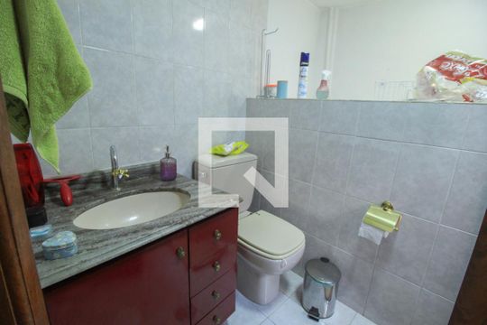Banheiro de casa à venda com 2 quartos, 95m² em Água Rasa, São Paulo