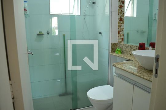 Banheiro Social de apartamento à venda com 2 quartos, 88m² em Morro do Confisco, Contagem