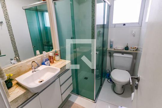 Banheiro de apartamento à venda com 2 quartos, 55m² em Jardim Irapua, Taboão da Serra