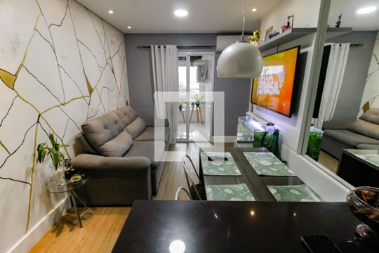 Sala de apartamento à venda com 2 quartos, 55m² em Jardim Irapua, Taboão da Serra