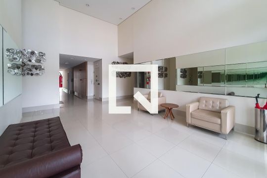 Hall de entrada de apartamento à venda com 3 quartos, 82m² em Bosque da Saúde, São Paulo