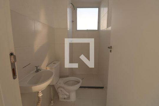 Banheiro de apartamento para alugar com 2 quartos, 42m² em Rio Branco, Canoas