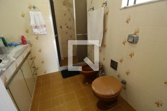 Banheiro da suíte de casa à venda com 3 quartos, 342m² em Taquara, Rio de Janeiro