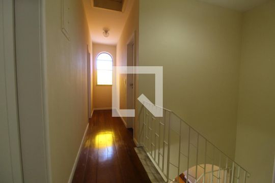 Corredor de casa à venda com 3 quartos, 342m² em Taquara, Rio de Janeiro