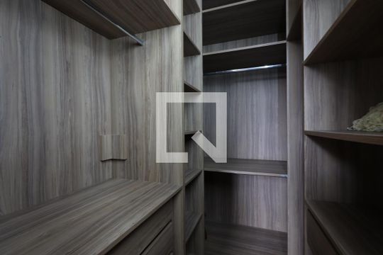 Suíte - closet de apartamento para alugar com 3 quartos, 88m² em Vila Mariana, São Paulo