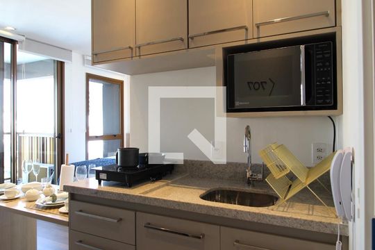 Cozinha de kitnet/studio para alugar com 1 quarto, 29m² em Vila Nova Conceição, São Paulo